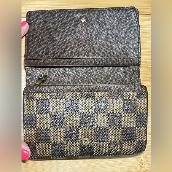 Louis Vuitton Damier Ebene Wallet - Picture 6 of 16